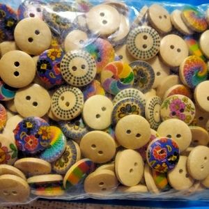 200 resin buttons decorated with rainbow of colors